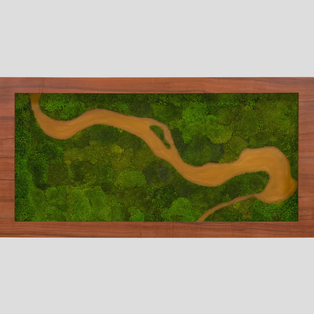 Video de Cuadro decorativo de musgo preservado con un diseño del río Iguazú en resina epoxica en color amarillo, enmarcado en madera.